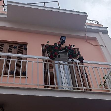 Lefterakis Place Aegina Bagian luar foto